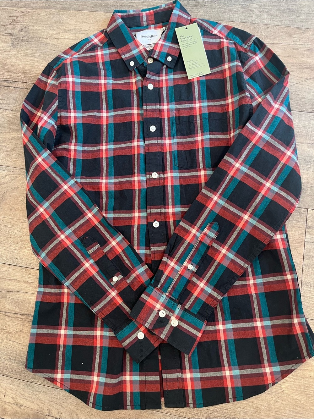Goodfellow & Co Men's Black and Red Plaid Button-Down Shirt